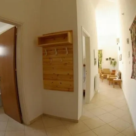 Апартаменты Sehr Schoene Mit Grosser Veranda,pool Garten *